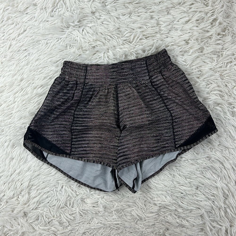Lululemon Hotty Hot Low Rise Short 4"